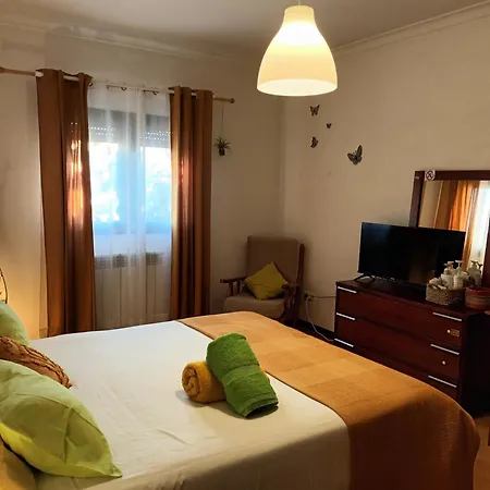 Casa Da Risca Amarela Quarto em Acomodações Particulares Leiria