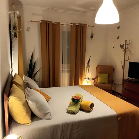 Quarto em Acomodações Particulares Casa Da Risca Amarela